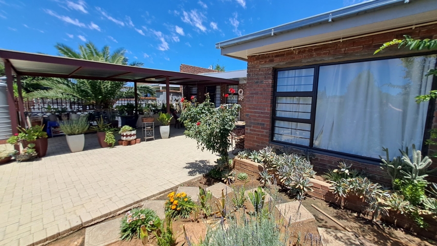 2 Bedroom Property for Sale in Pellissier Free State